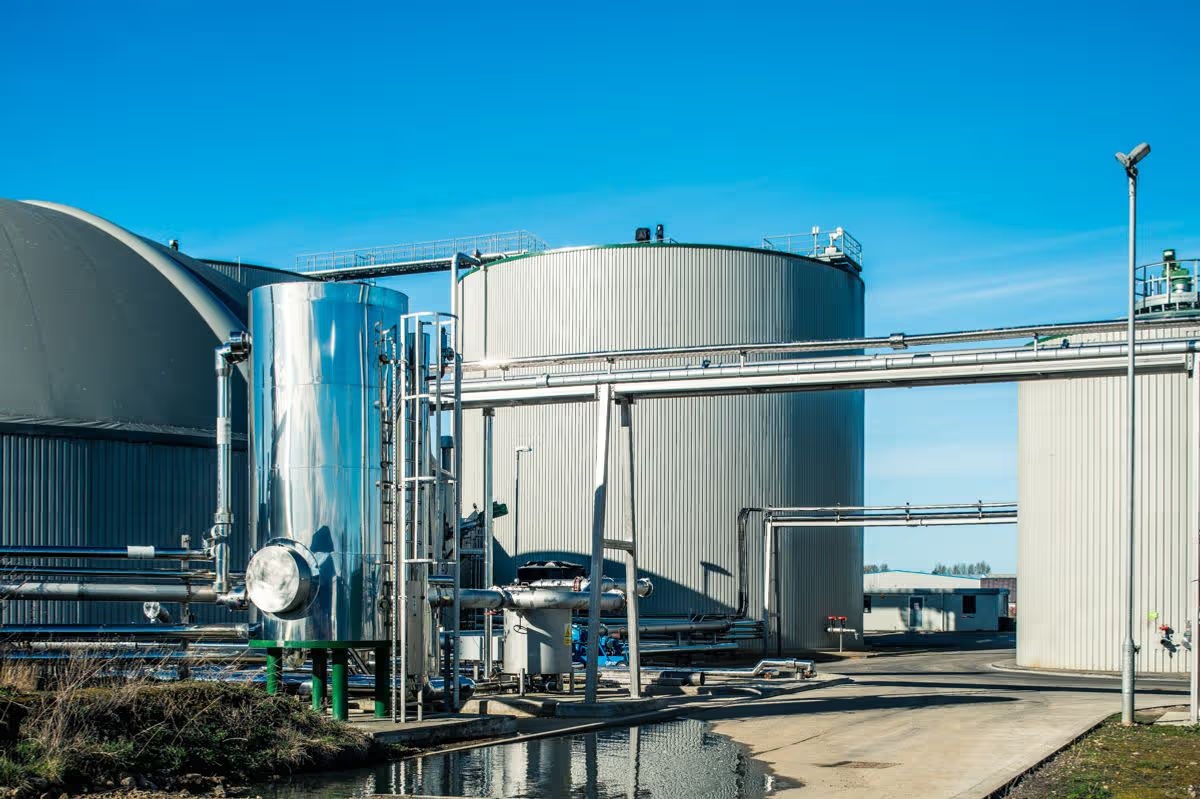 Anaerobic digestion plant and process infrastructure